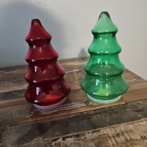 2 GLASS CHRISTMAS CANDY JARS RED & GREEN